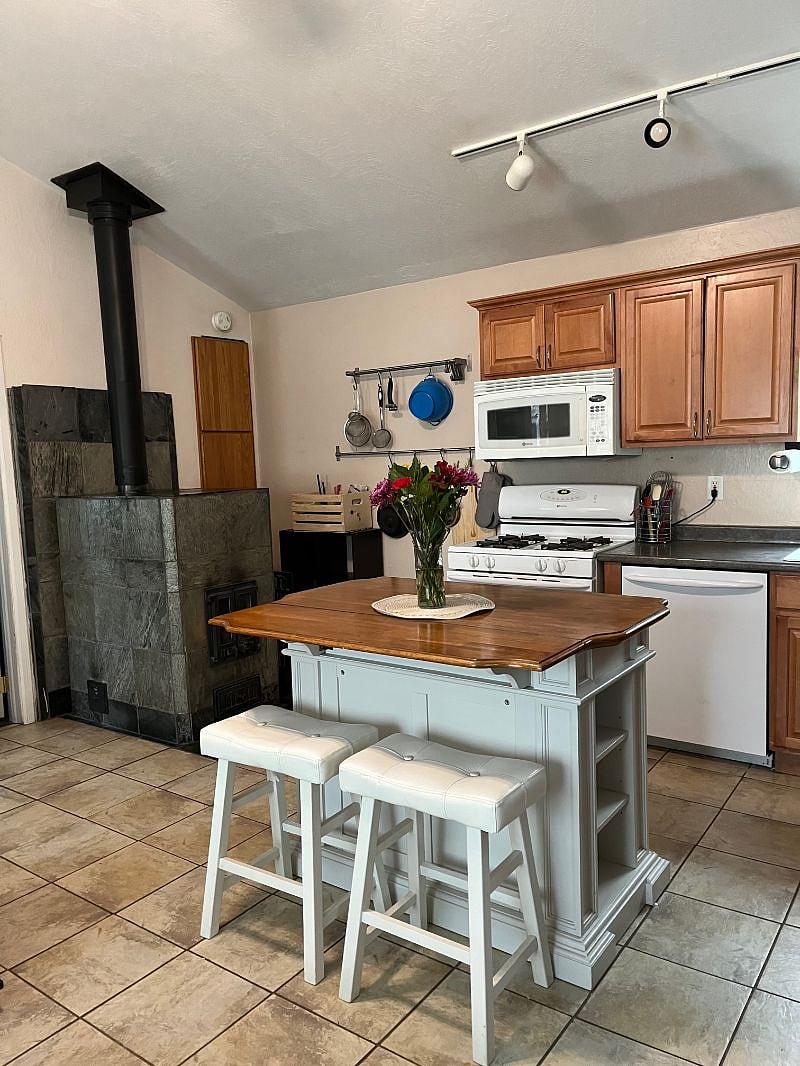 Furnished Finder property 318331_2 photo 4