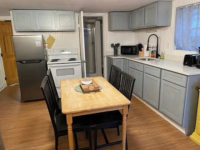 Furnished Finder property 318407_3 photo 2