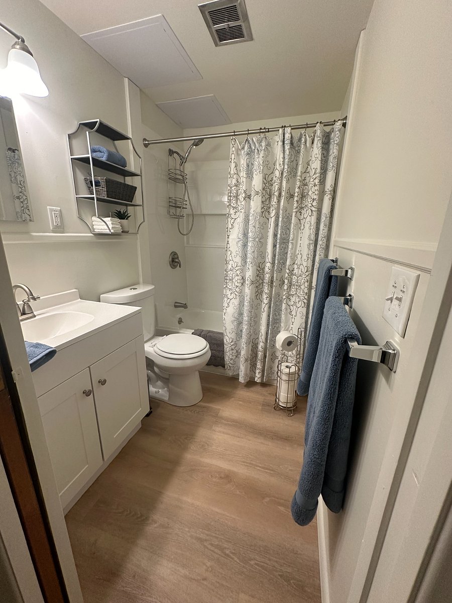 Adsn 1 - Bathroom 1