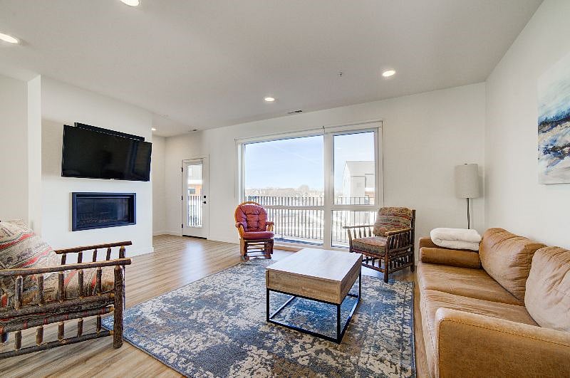 Furnished Finder property 318481_1 photo 3