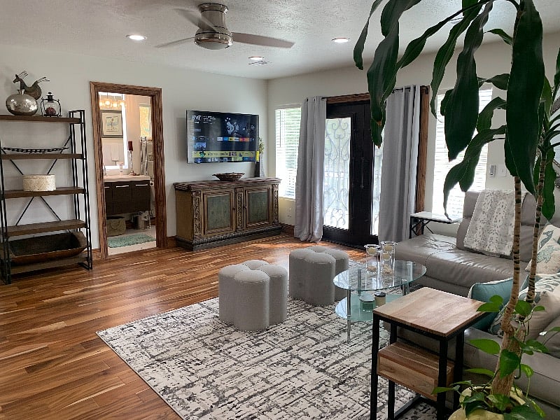 Spacious living room