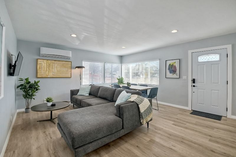 Furnished Finder property 318694_1 photo 3