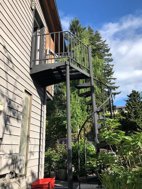 entrance winding staircase