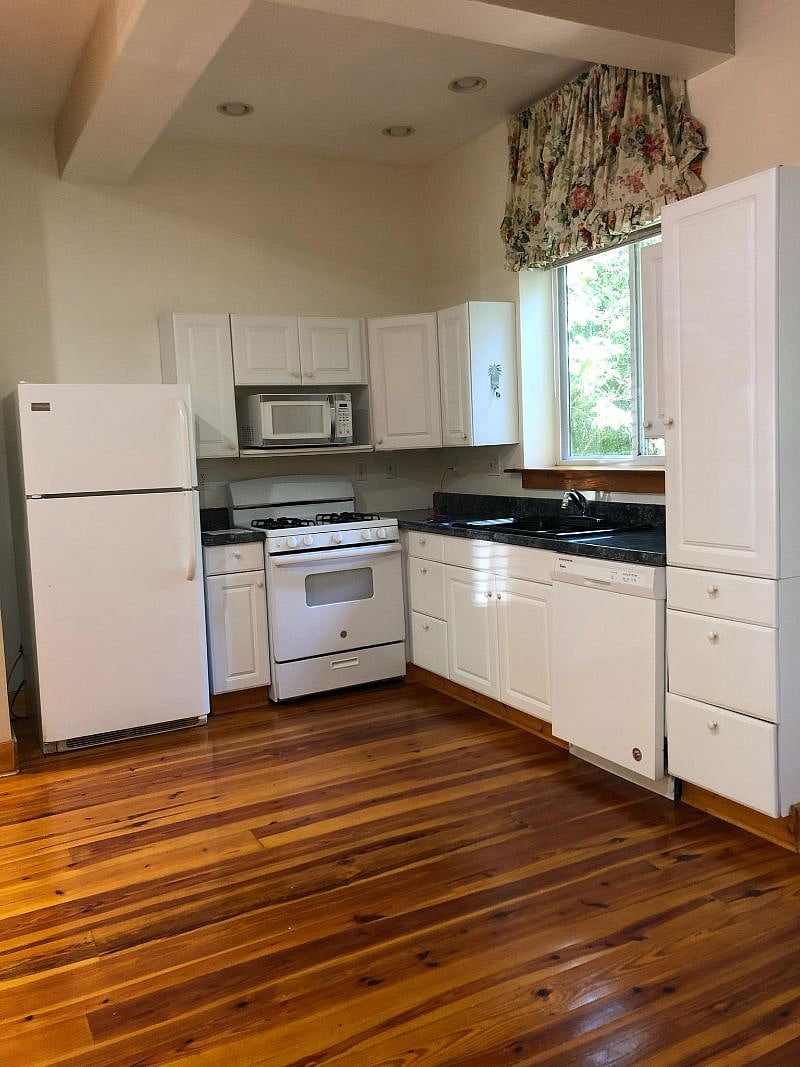 Furnished Finder property 318928_1 photo 11
