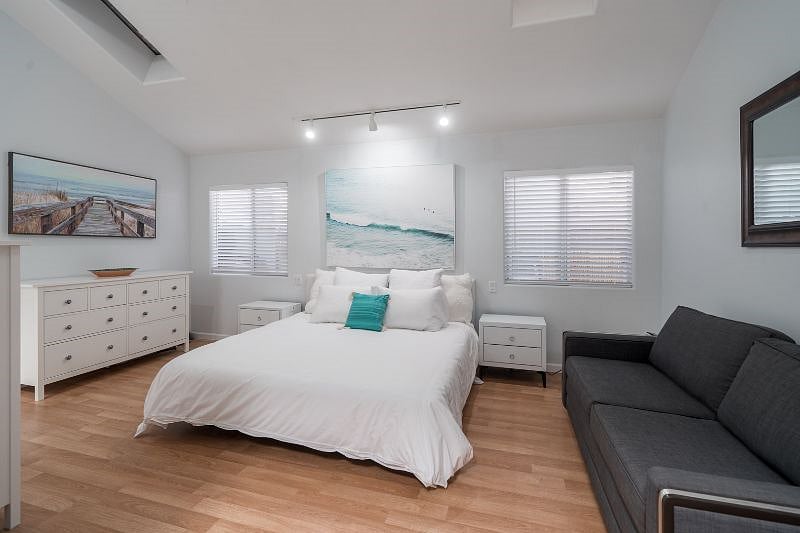 Master ensuite with attached bathroom- LARGE
