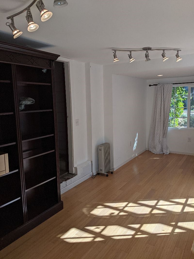 Furnished Finder property 318990_1 photo 11