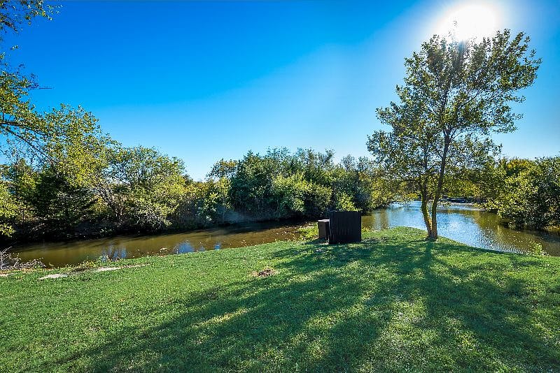 Furnished Finder property 319106_1 photo 18