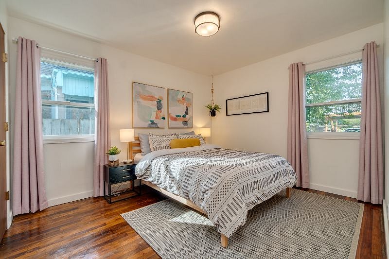 Bedroom #1 - Queen bed