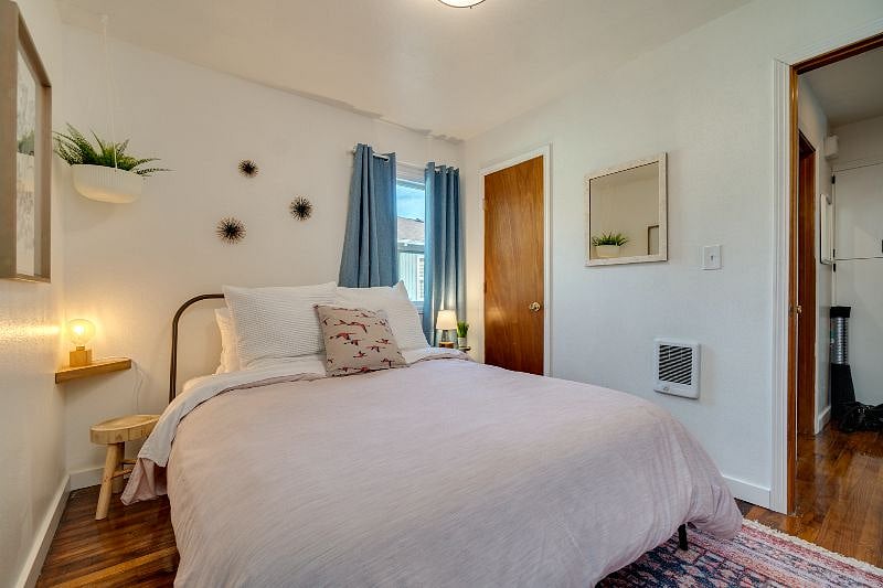 Bedroom #2 - Queen bed