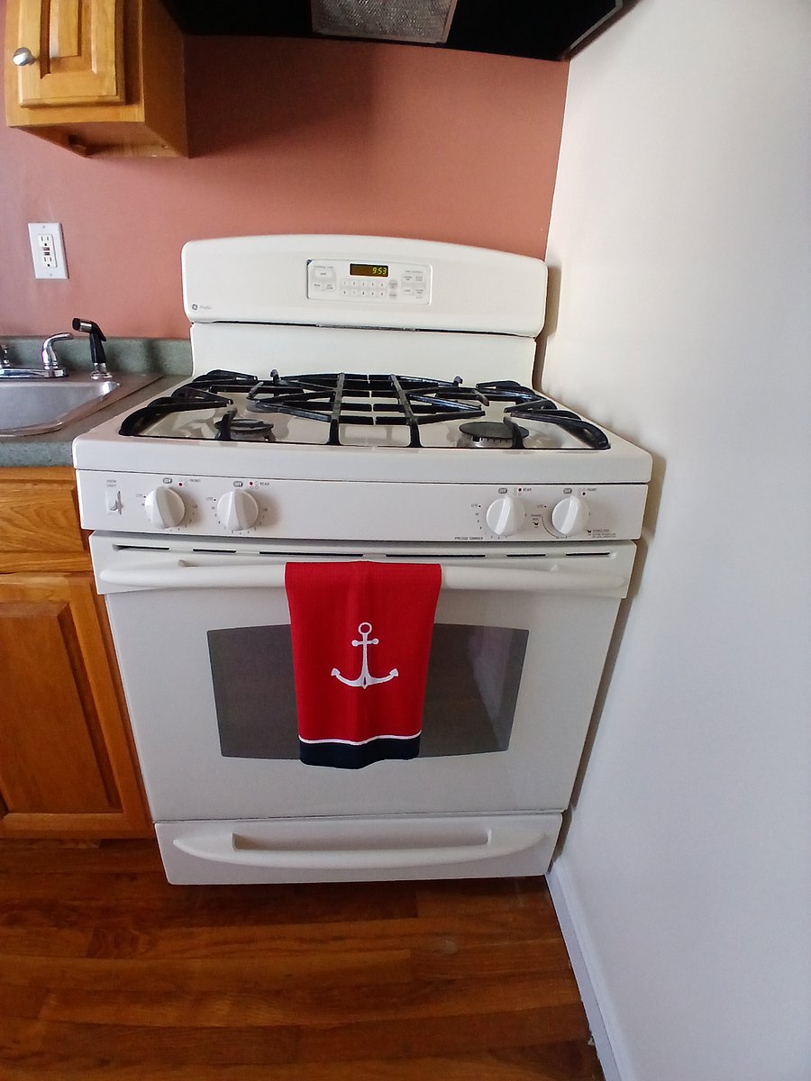 Gas cooking stove and oven.