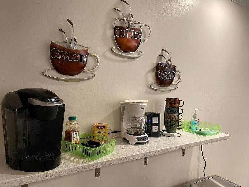 Coffee and tea bar