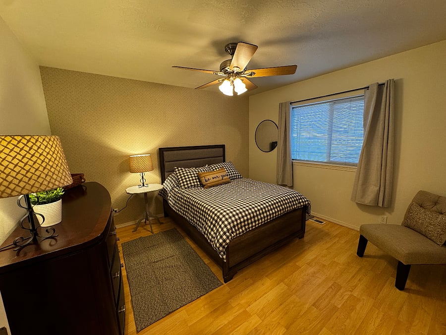 full bedroom