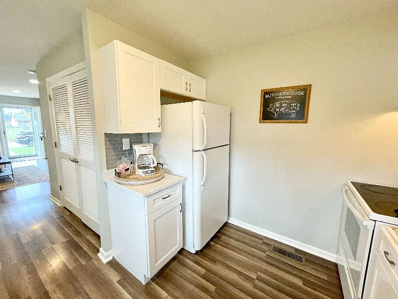 Furnished Finder property 320025_1 photo 13