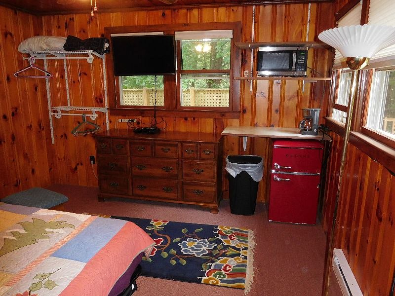 Closet, Bureau,  Kitchenette