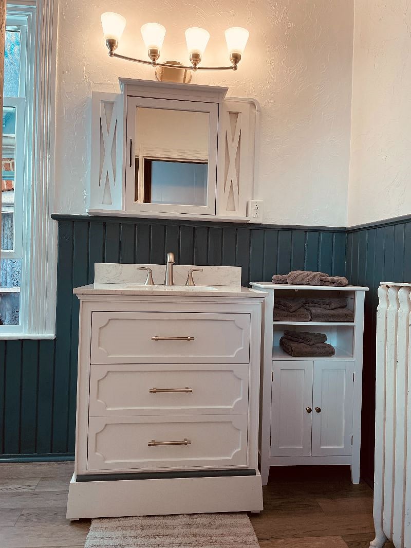 Bathroom. All expected house furnishings included (towels, sheets, blow dryer, etc.)