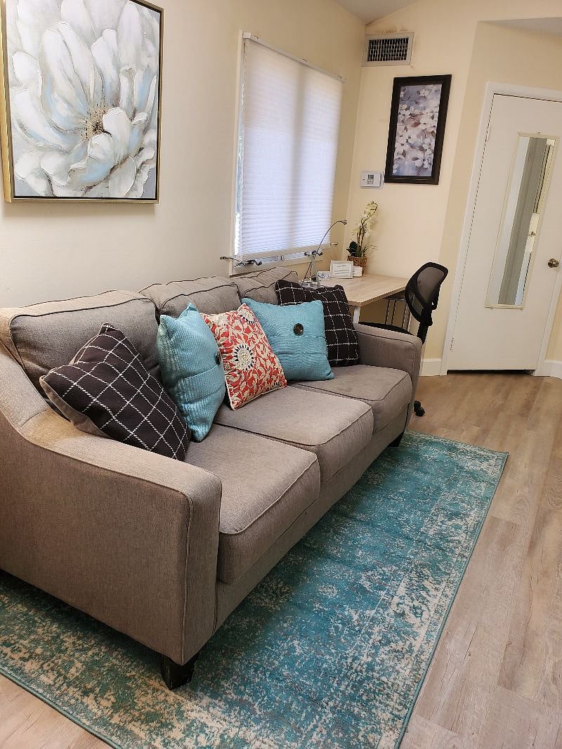 Furnished Finder property 320100_2 photo 8