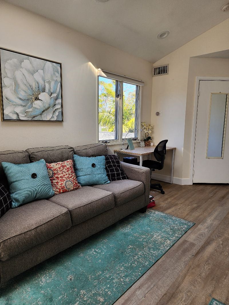 Furnished Finder property 320100_2 photo 12
