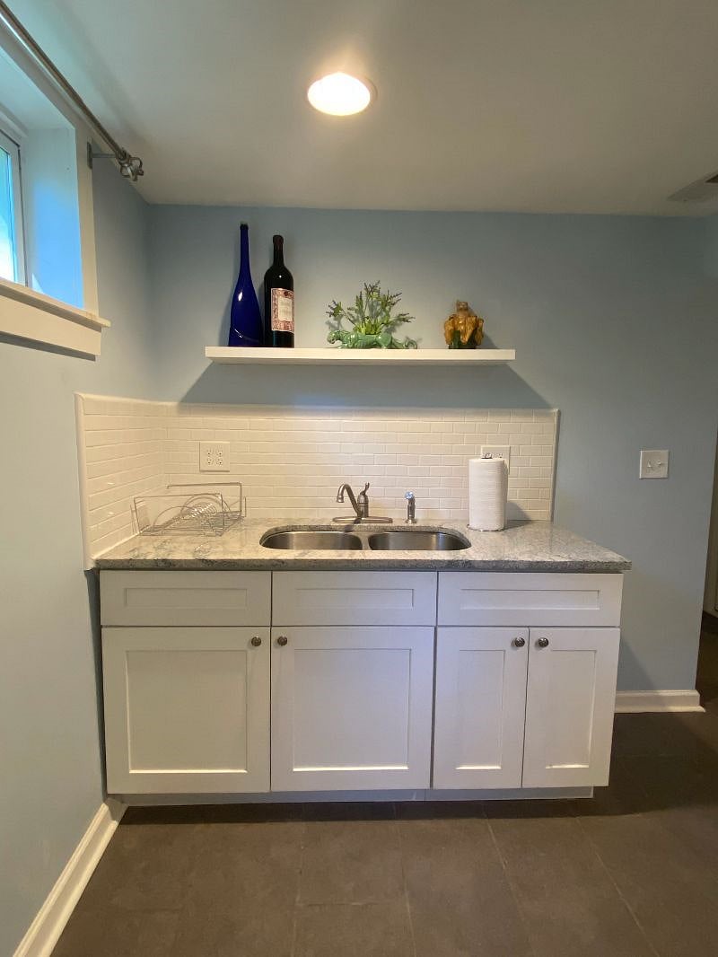 Kitchen with double sink