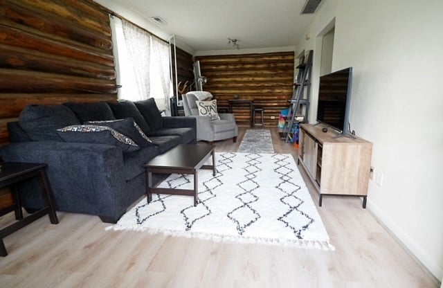 Furnished Finder property 320153_1 photo 3