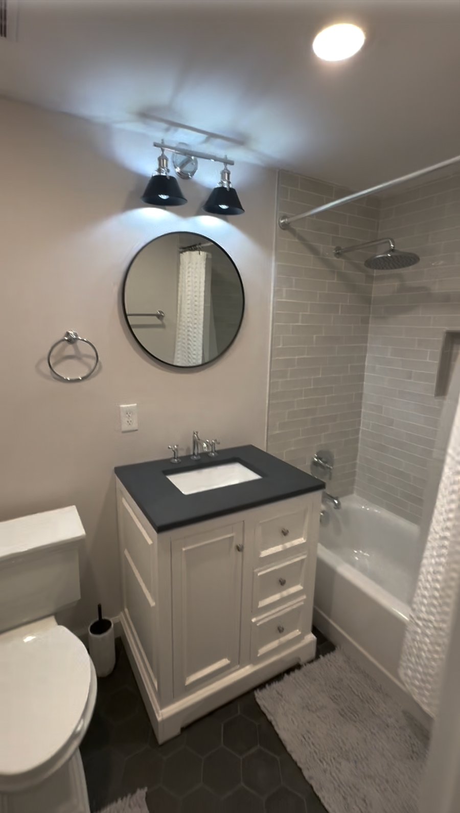 Master bedroom ensuite bathroom