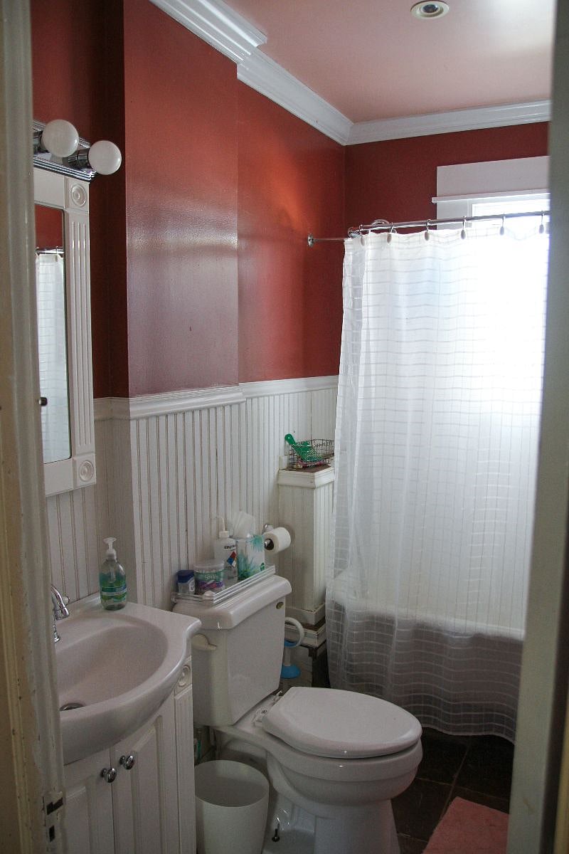 2nd Floor Bathroom