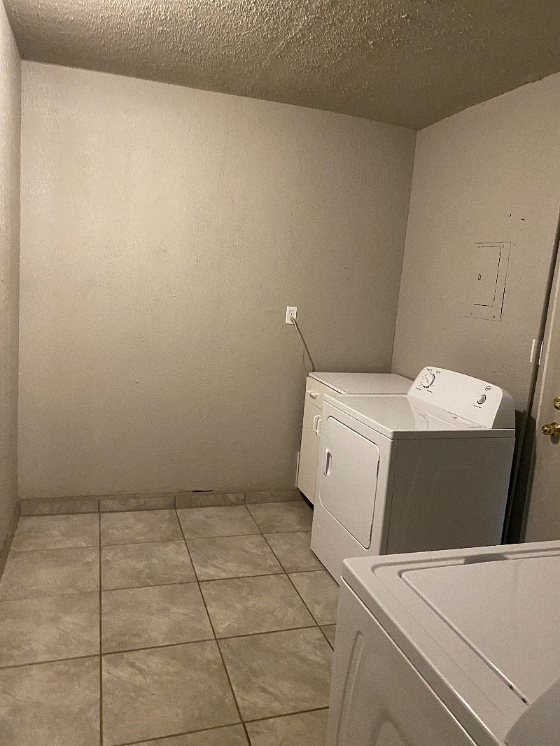 Furnished Finder property 320971_1 photo 12