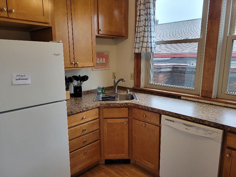 Dishwasher and full size refrigerator.