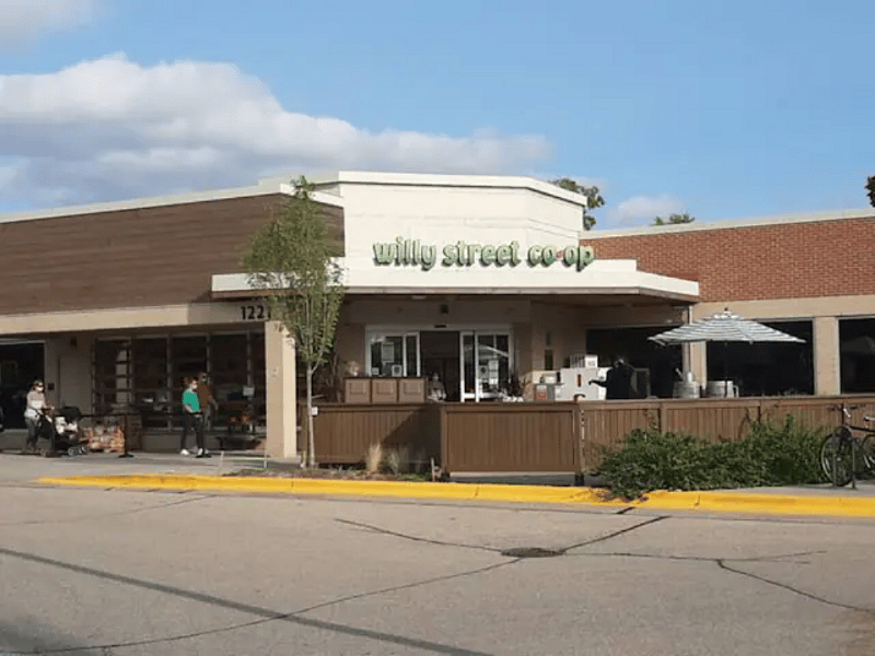 Grocery store is about a 1 minute walk from the front door!