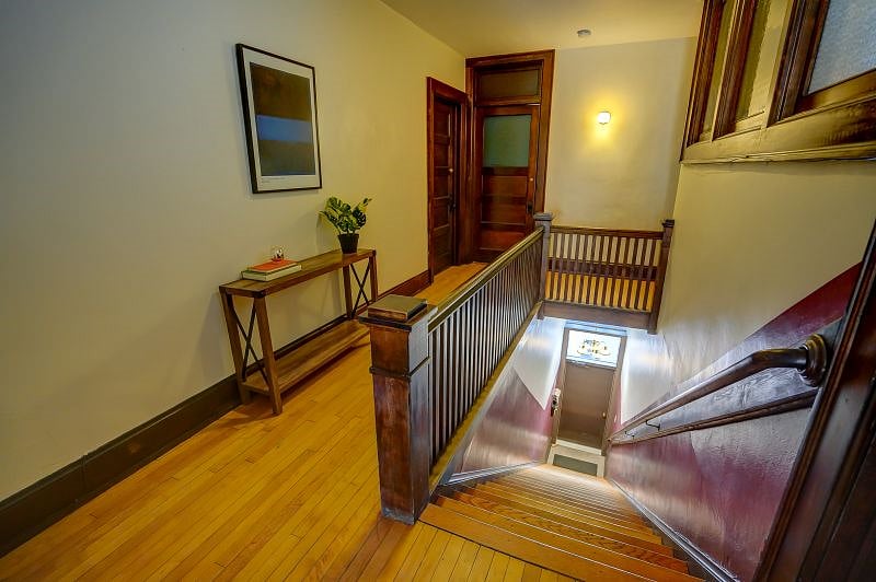 Entrance and stairs to apartment.
