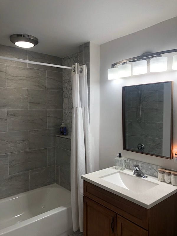 bathroom in studio 
