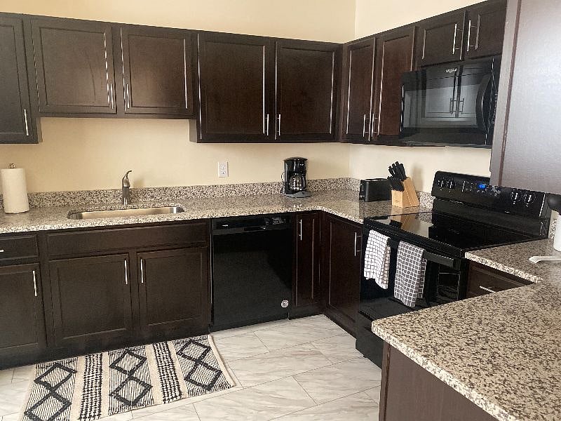 Furnished Finder property 327567_3 photo 6