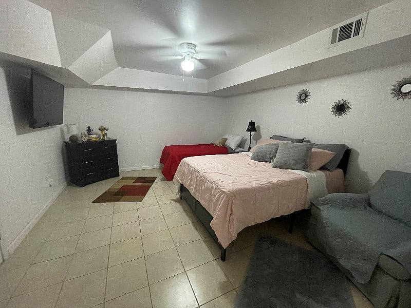 Property 327778_2
An additional unit 