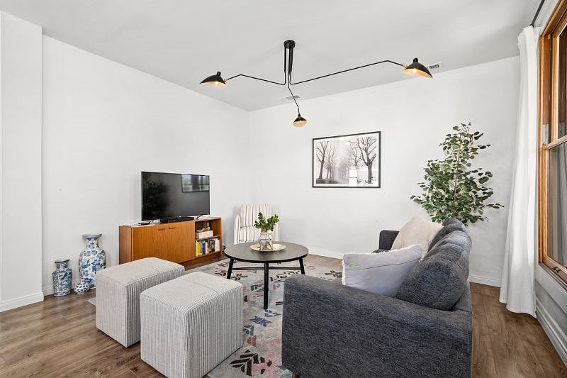 Living room with seating for 6