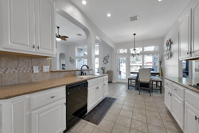 Furnished Finder property 327860_1 photo 15