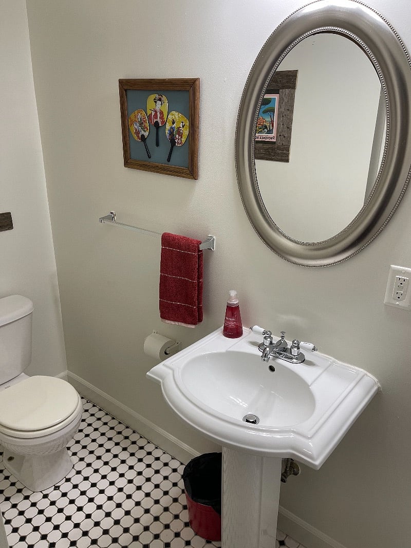 1/2 bath