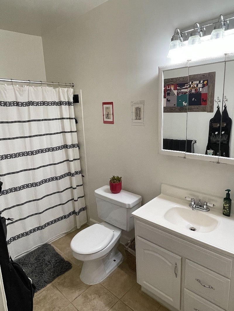 Full bathroom