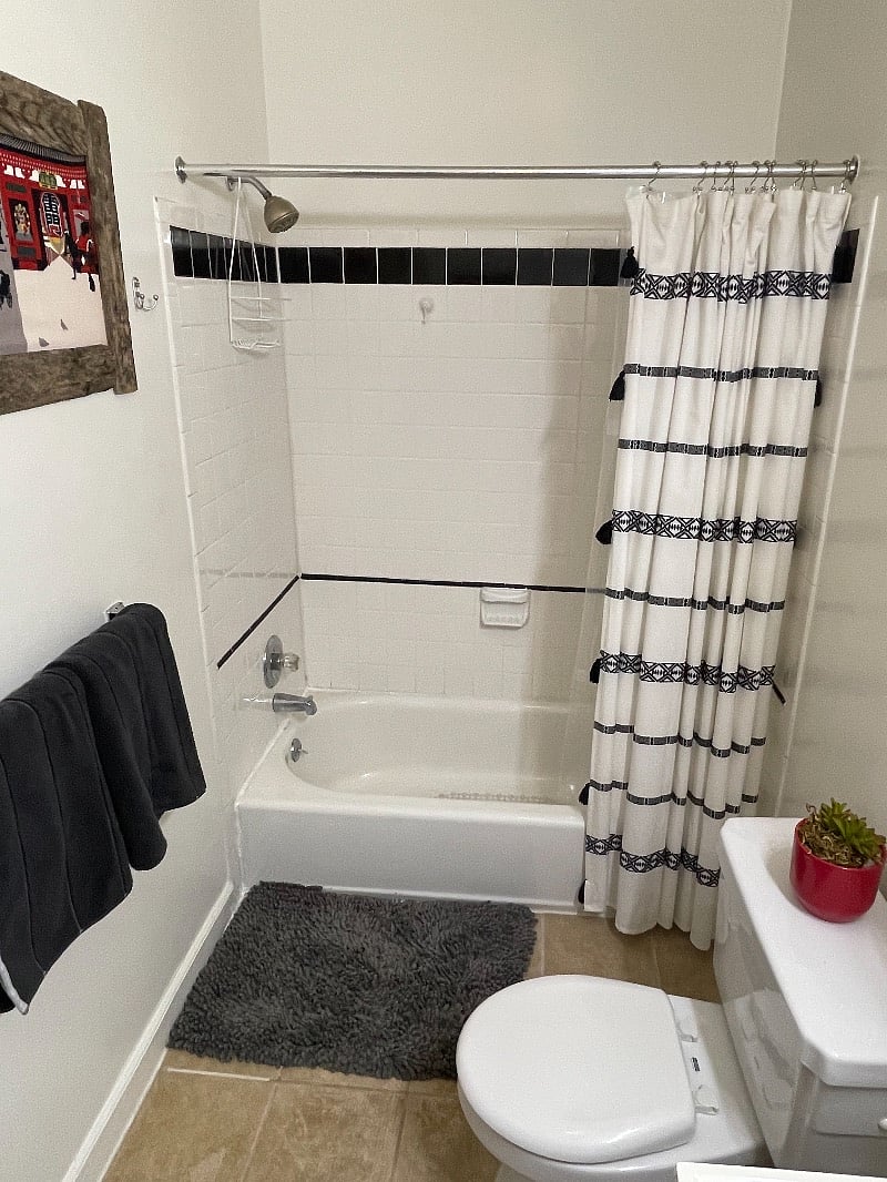 Shower & Bathtub