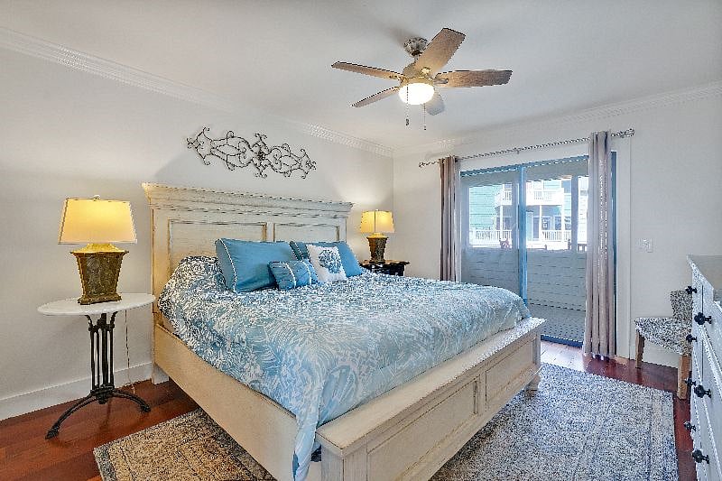 King bedroom mail level with deck access