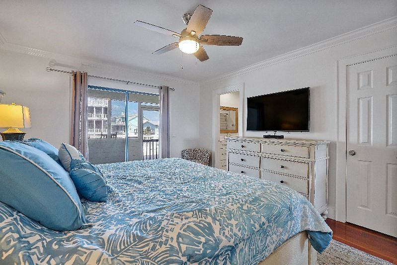 King bedroom main level view 2