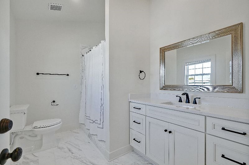 Main level full bathroom