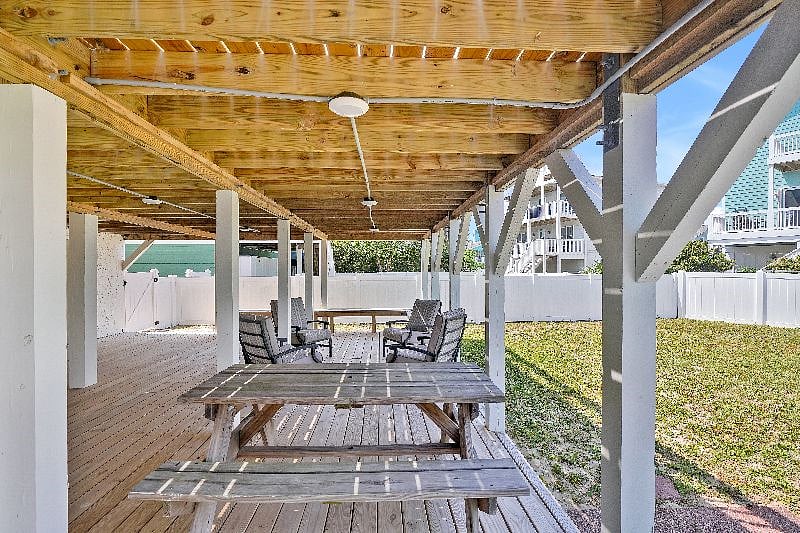 Lower decking