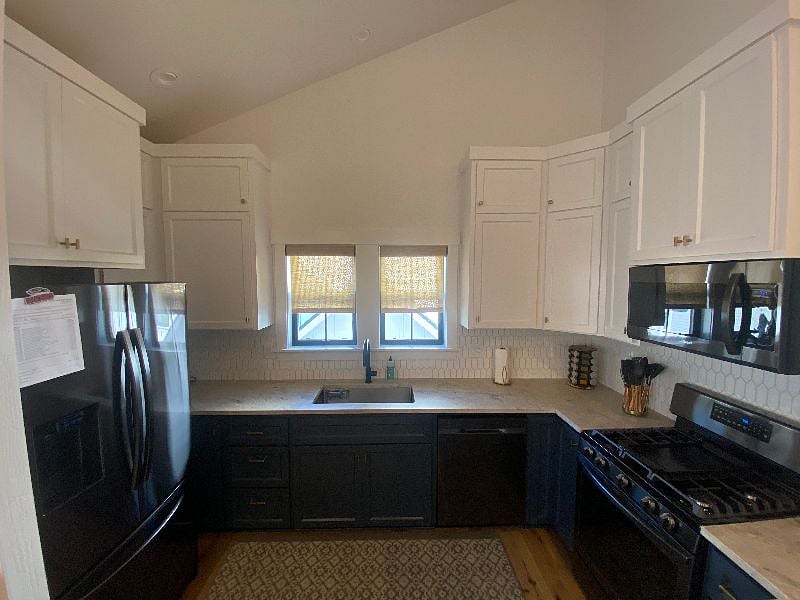 Furnished Finder property 328441_1 photo 8