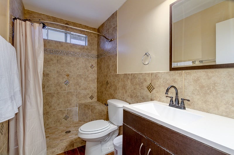 Standing shower in the common bathroom