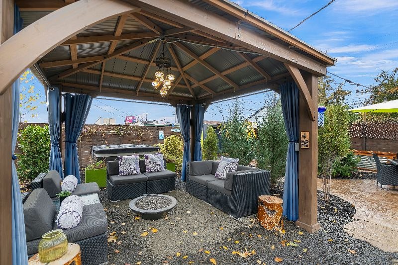 Furnished Finder property 328621_1 photo 22