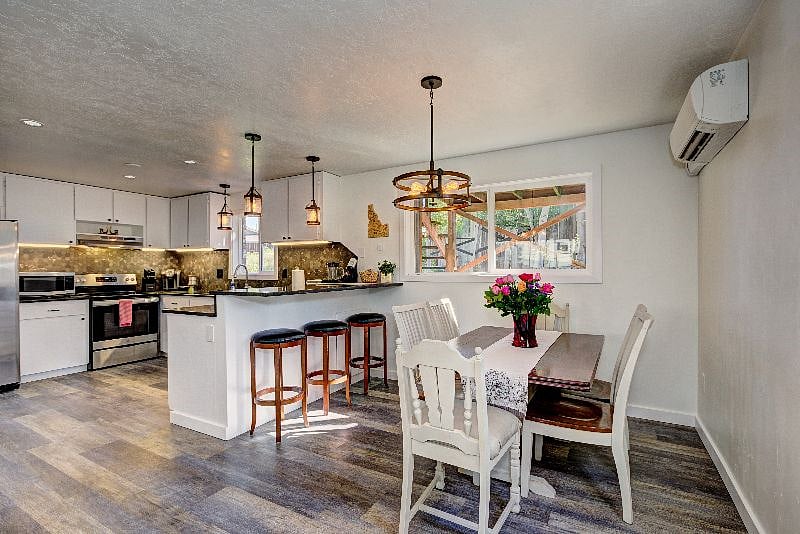 Furnished Finder property 328663_2 photo 8