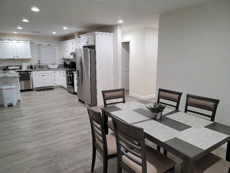 Furnished Finder property 328680_3 photo 7