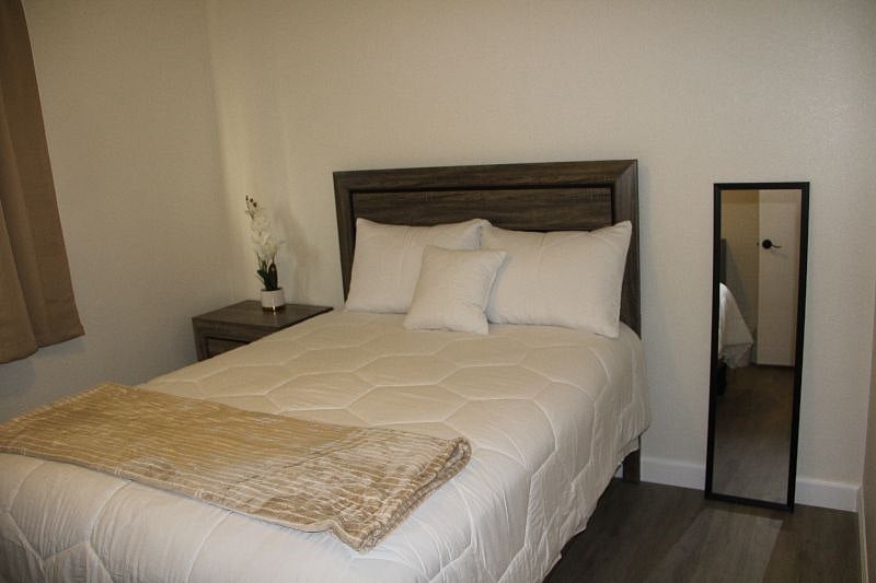 Furnished Finder property 328680_3 photo 9