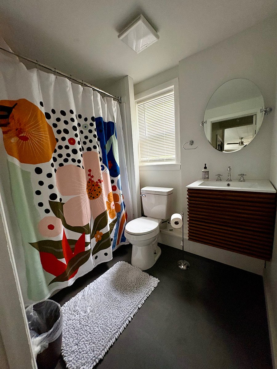 Second floor bathroom. 