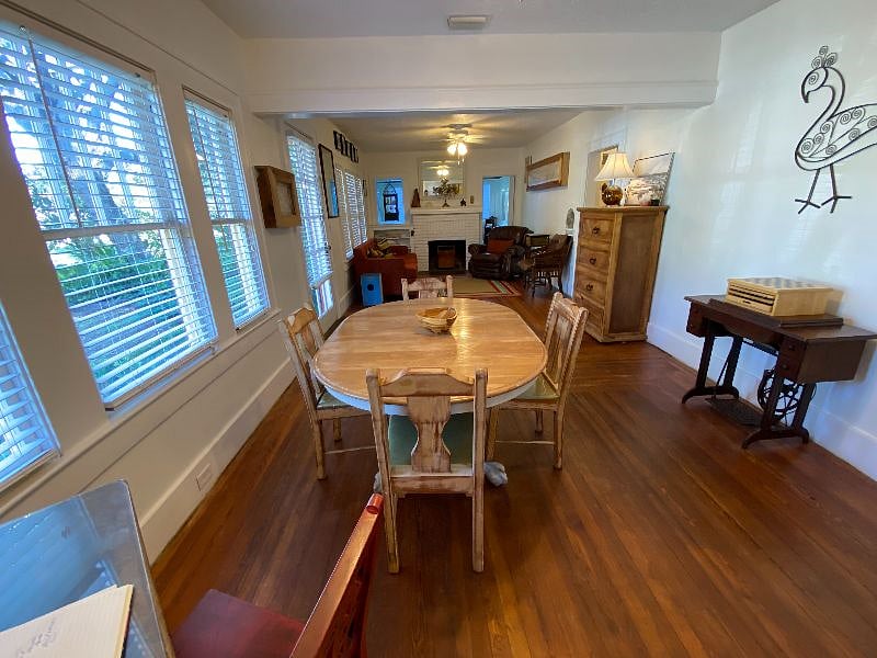 Cheerful and bright living and dining space.