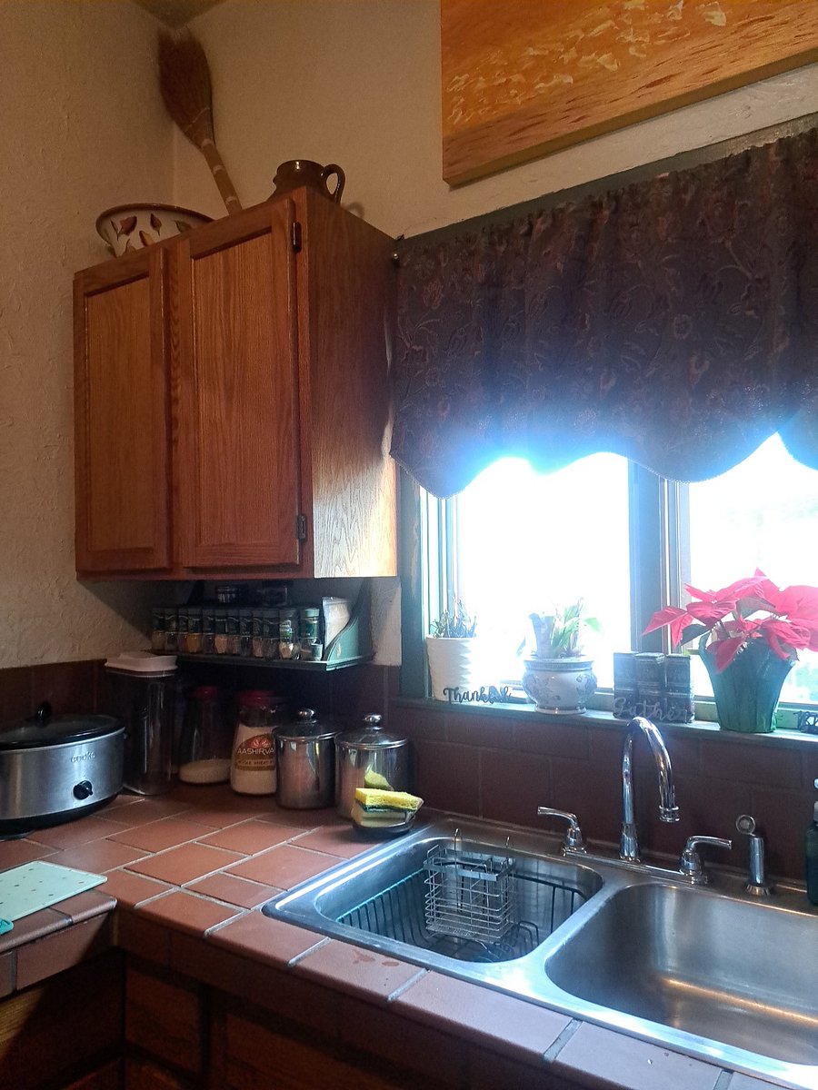 Furnished Finder property 329120_2 photo 3